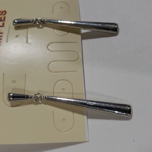 Silver Teardrop Dangle Earrings – Elegant Swing Design Women's Fashion Jewelry - Picture 7 of 9